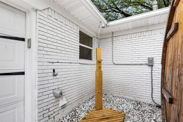 3028 Lavita Lane, Farmers Branch, TX 75234