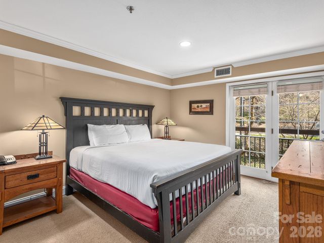 307 Bowling Park Road, Asheville, NC 28803