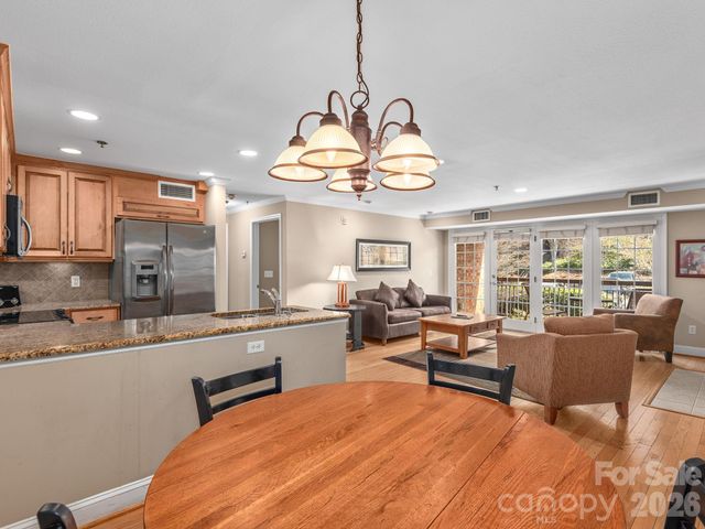 307 Bowling Park Road, Asheville, NC 28803