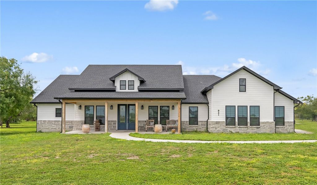 921 Santa Cruz Lane, Corpus Christi, TX 78415