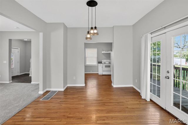 9533 Tennyson Avenue, Overland, MO 63114