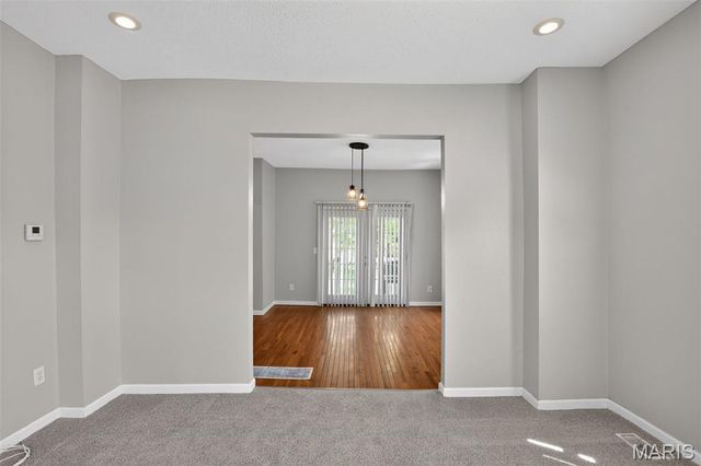 9533 Tennyson Avenue, Overland, MO 63114