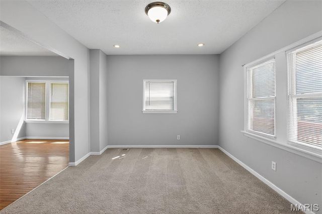 9533 Tennyson Avenue, Overland, MO 63114