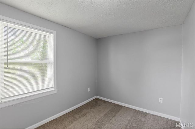 9533 Tennyson Avenue, Overland, MO 63114