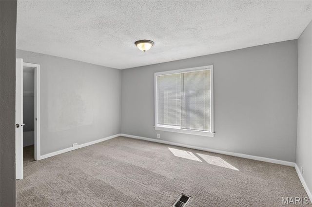 9533 Tennyson Avenue, Overland, MO 63114