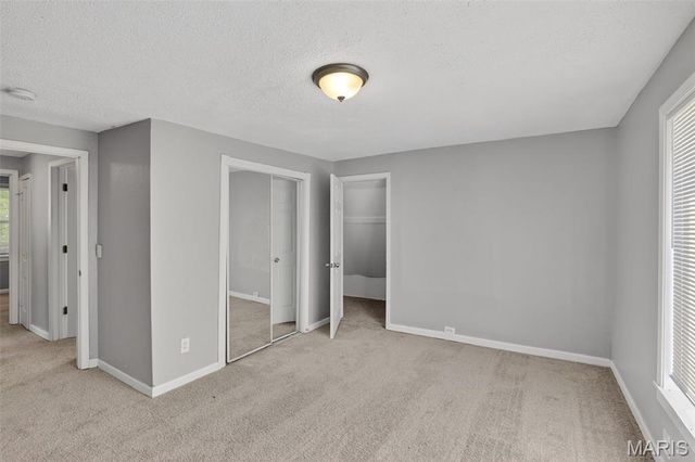 9533 Tennyson Avenue, Overland, MO 63114