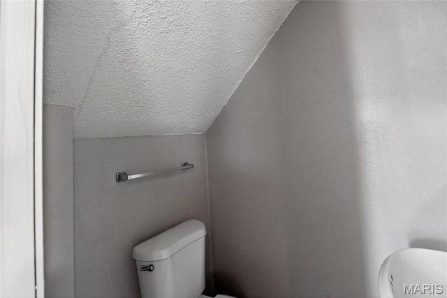 9533 Tennyson Avenue, Overland, MO 63114