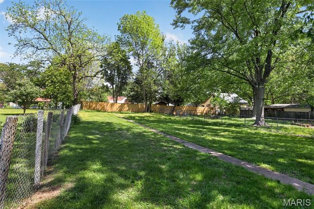 9533 Tennyson Avenue, Overland, MO 63114
