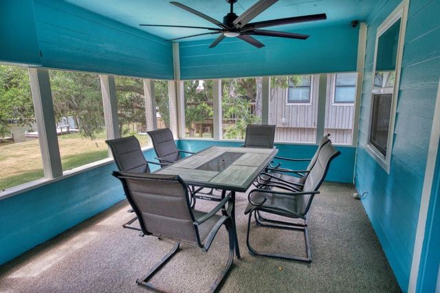 1491 Private Road 652, Sargent, TX 77414