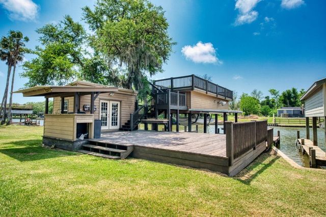 1491 Private Road 652, Sargent, TX 77414