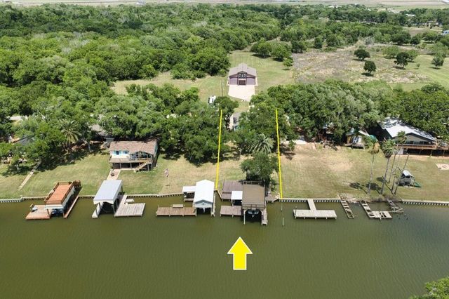 1491 Private Road 652, Sargent, TX 77414