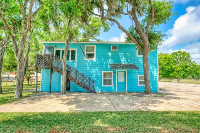 1491 Private Road 652, Sargent, TX 77414