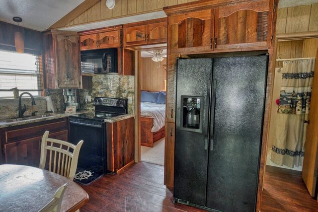 1491 Private Road 652, Sargent, TX 77414