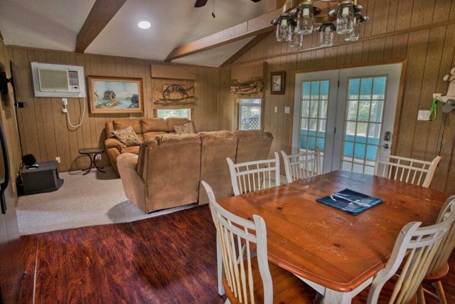 1491 Private Road 652, Sargent, TX 77414