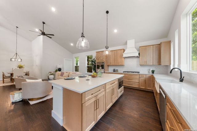 435 IRVINGTON DR, San Antonio, TX 78209