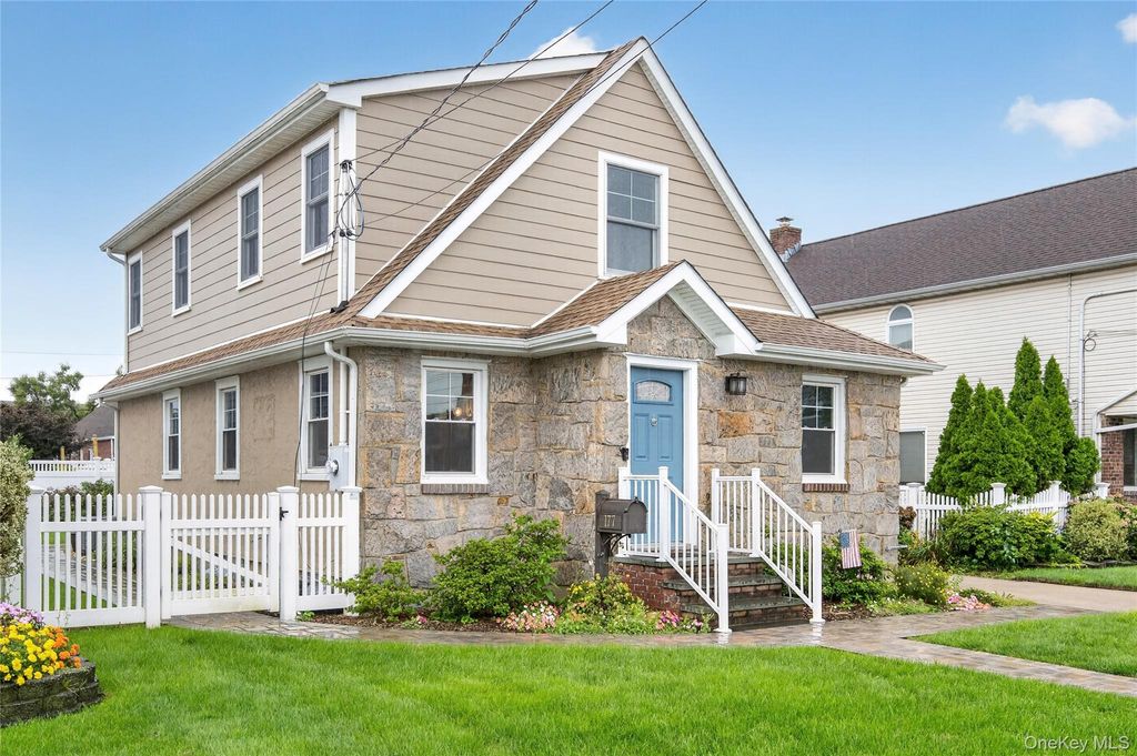 177 Jerome Avenue, Mineola, NY 11501 — photo 2