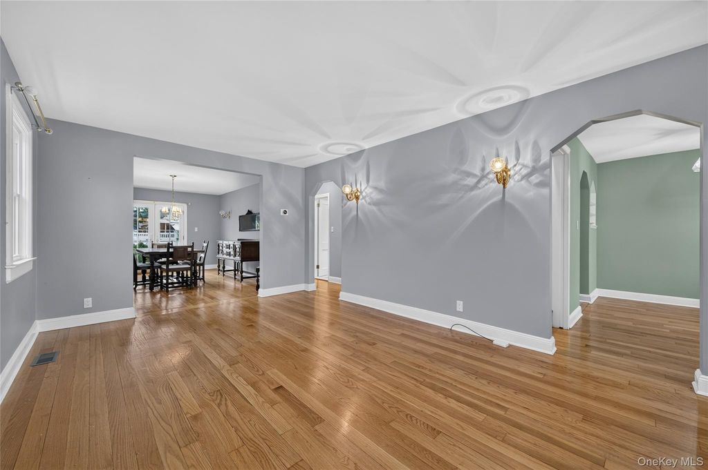 177 Jerome Avenue, Mineola, NY 11501 — photo 5