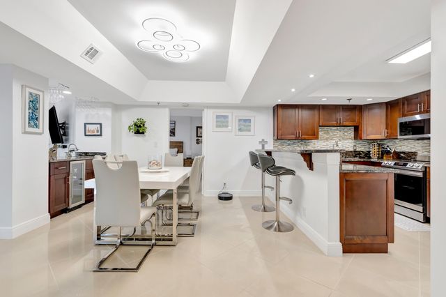 176 Helios Drive 108, Jupiter, FL 33477