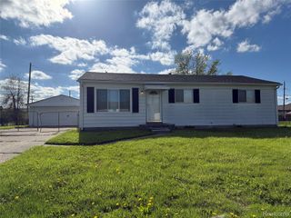 33711 Floyd Street, Clinton Charter Township, MI 48035
