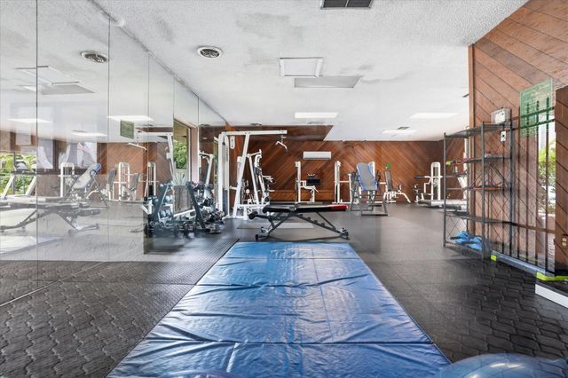 5218 NE 6th Avenue G2, Oakland Park, FL 33334