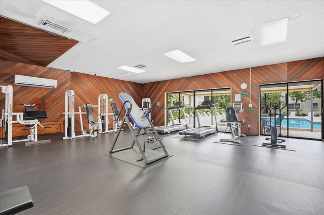 5218 NE 6th Avenue G2, Oakland Park, FL 33334