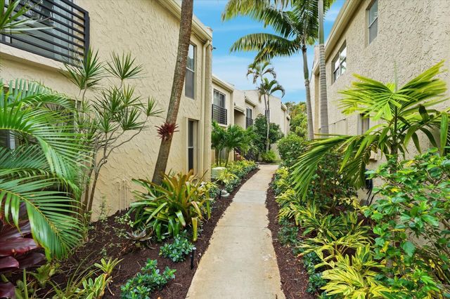 5218 NE 6th Avenue G2, Oakland Park, FL 33334