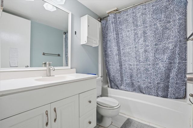 5218 NE 6th Avenue G2, Oakland Park, FL 33334