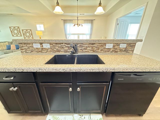 2422 Duxbury Dr, Columbia, TN 38401