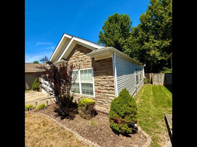 2422 Duxbury Dr, Columbia, TN 38401