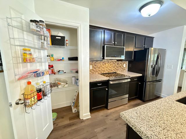 2422 Duxbury Dr, Columbia, TN 38401