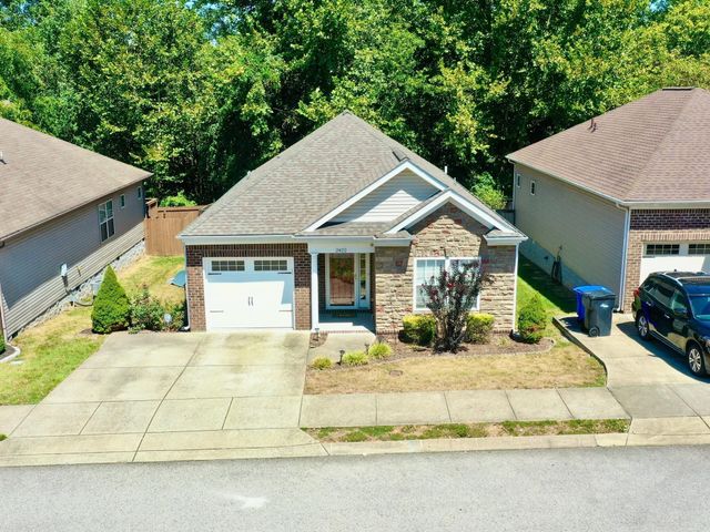 2422 Duxbury Dr, Columbia, TN 38401