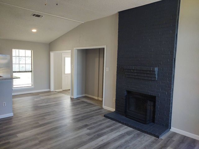 600 Benedict Lane, Arlington, TX 76002