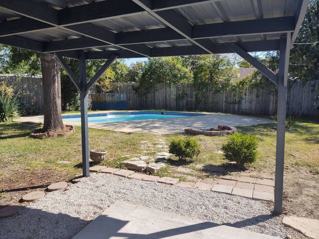 600 Benedict Lane, Arlington, TX 76002