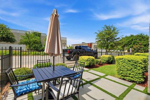 7129 Laurel Ridge, Dallas, TX 75231