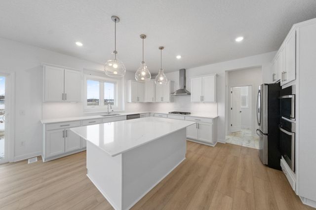 18315 Huntley Trail, Lakeville, MN 55044