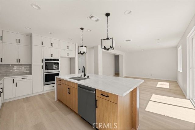 5979 Copperfield Avenue, Riverside, CA 92506