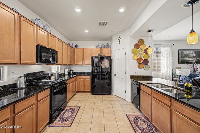 961 W CAPULIN Trail, San Tan Valley, AZ 85140