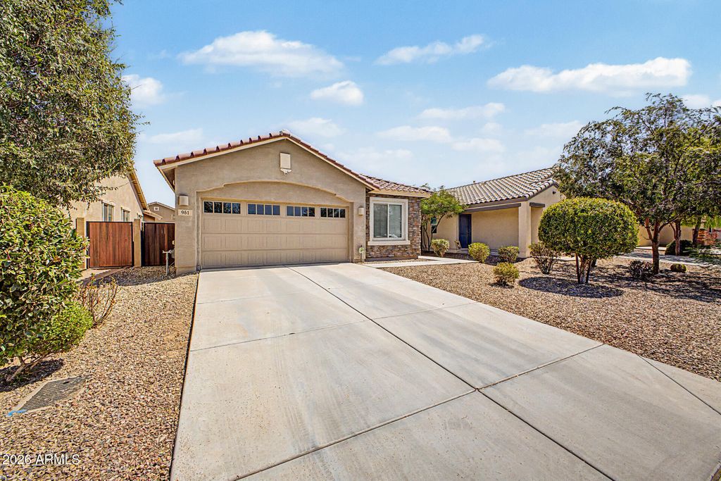 961 W CAPULIN Trail, San Tan Valley, AZ 85140
