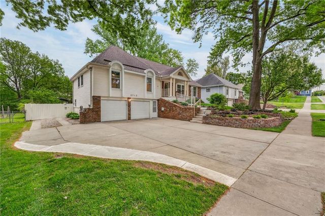 6713 N Garfield Avenue, Gladstone, MO 64118