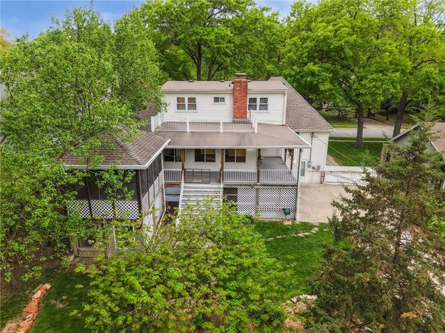 6713 N Garfield Avenue, Gladstone, MO 64118