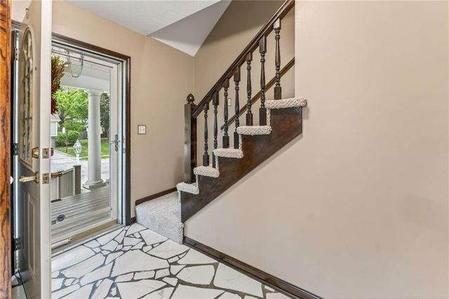 6713 N Garfield Avenue, Gladstone, MO 64118