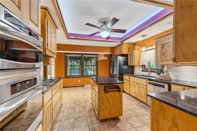 6713 N Garfield Avenue, Gladstone, MO 64118