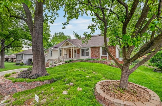 6713 N Garfield Avenue, Gladstone, MO 64118