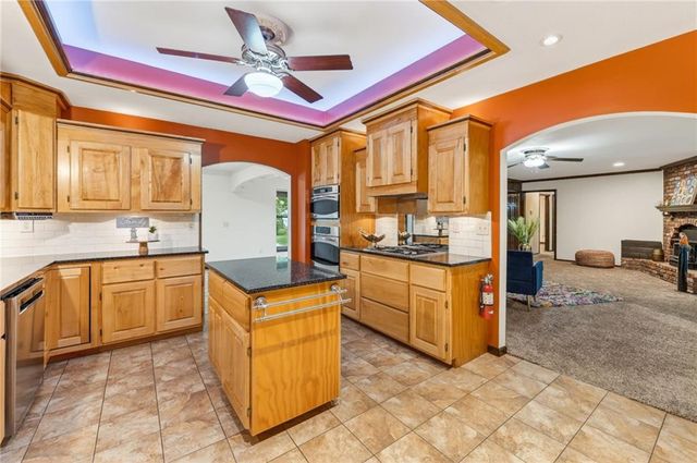 6713 N Garfield Avenue, Gladstone, MO 64118