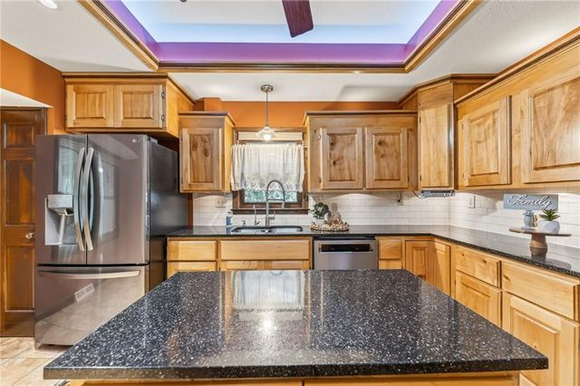 6713 N Garfield Avenue, Gladstone, MO 64118