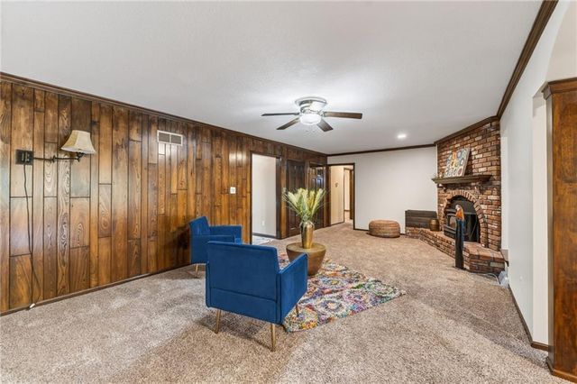 6713 N Garfield Avenue, Gladstone, MO 64118