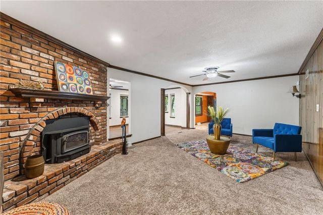 6713 N Garfield Avenue, Gladstone, MO 64118