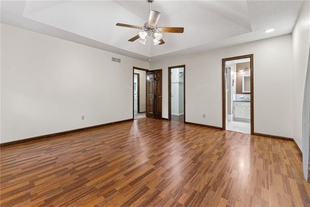 6713 N Garfield Avenue, Gladstone, MO 64118