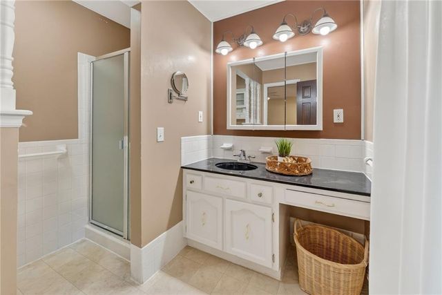 6713 N Garfield Avenue, Gladstone, MO 64118