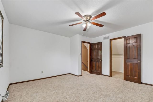 6713 N Garfield Avenue, Gladstone, MO 64118